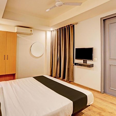 Townhouse Pantao Stays Gurgaon Exterior photo