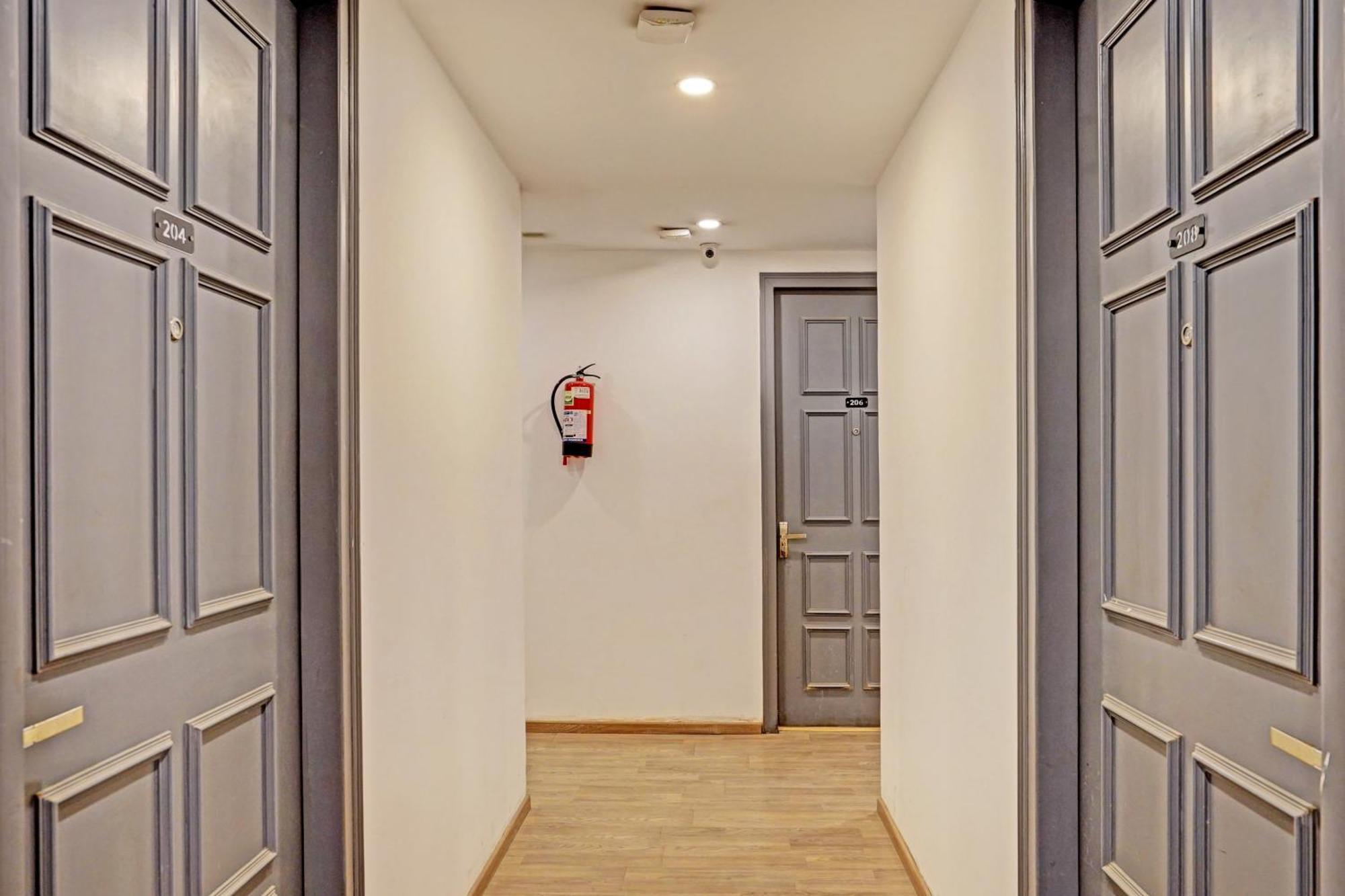 Townhouse Pantao Stays Gurgaon Exterior photo