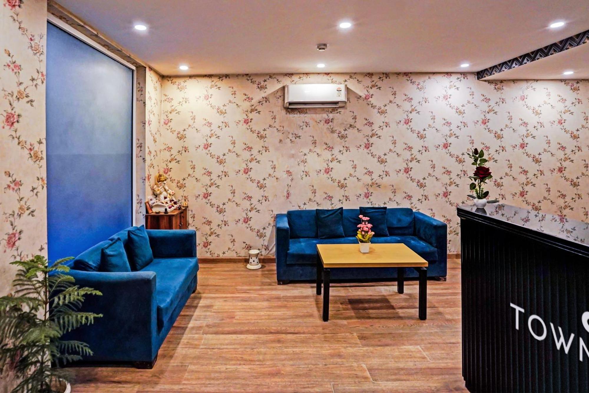 Townhouse Pantao Stays Gurgaon Exterior photo